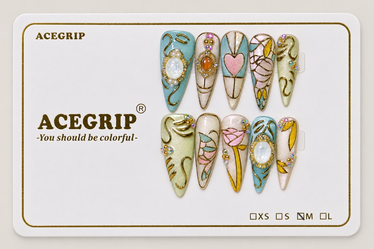 ACEGRIP Mint Cameo, style DC6032, complete 10-nail set on its presentation card
