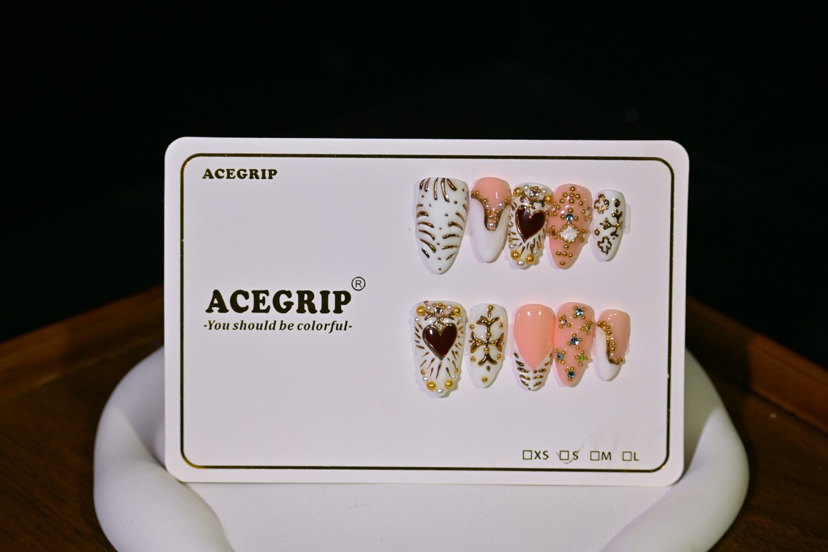 ACEGRIP Ivory Heart Linework, style HM5033, original product photograph