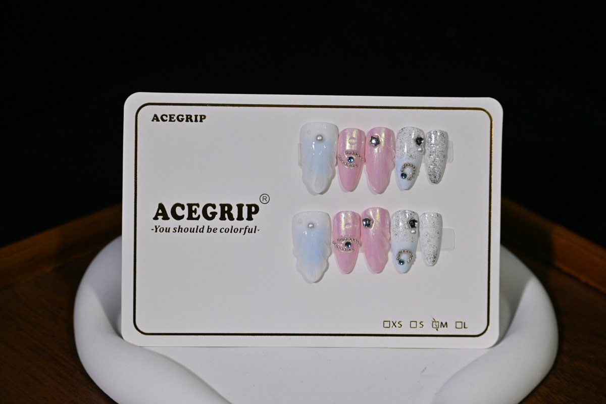 ACEGRIP Azure Gaze Sculpture, style XH3036, original product photograph