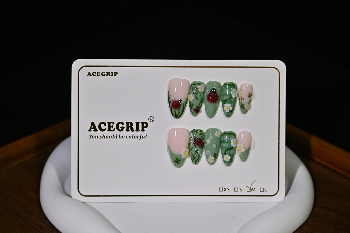 ACEGRIP Blush Ladybug, style XQ2034, original product photograph
